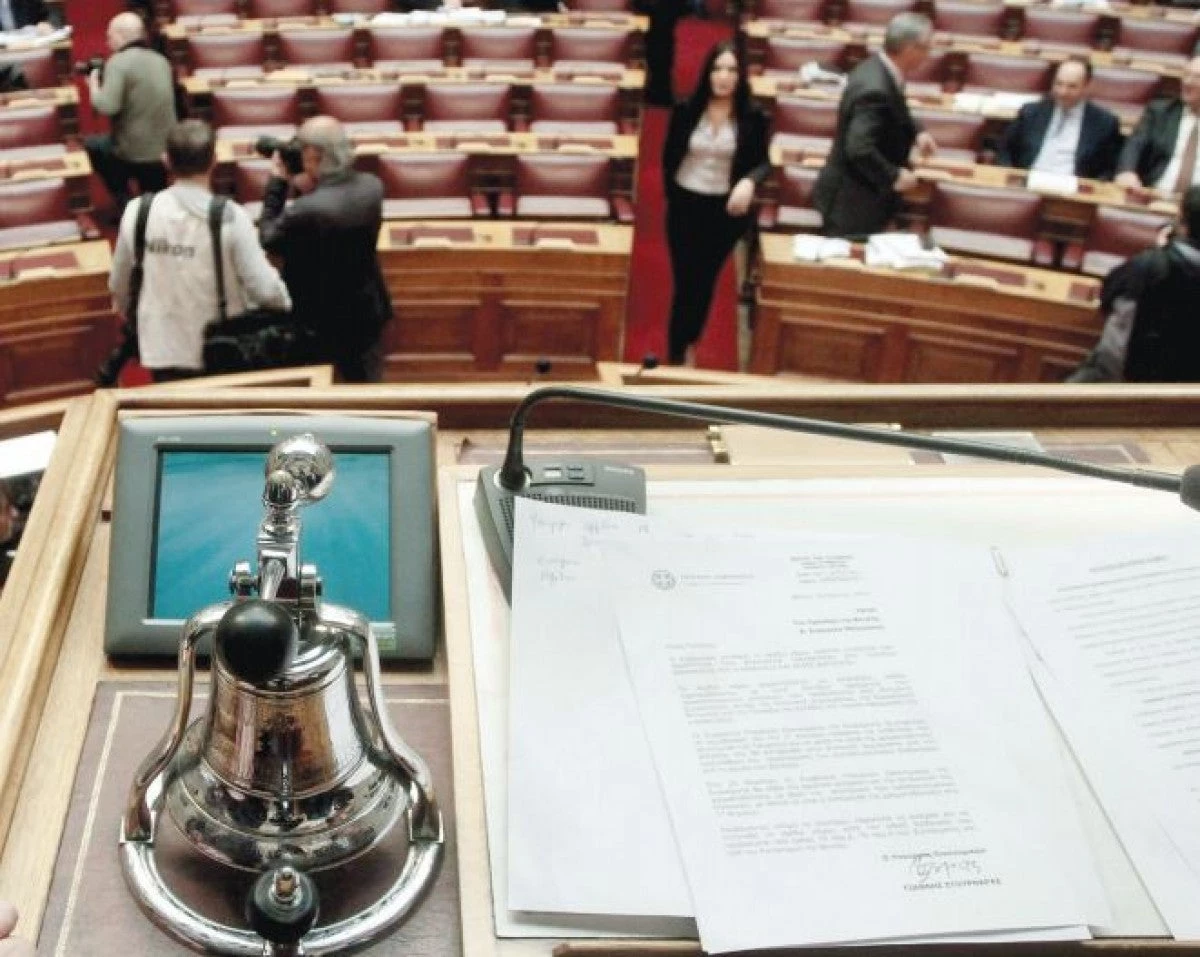 Πού ψάχνουν νέα στέγη οι 9 ανεξάρτητοι βουλευτές